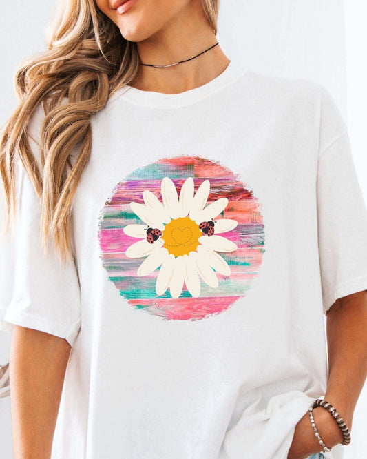 Ladybug Love Daisy T-shirt - T-Shirt