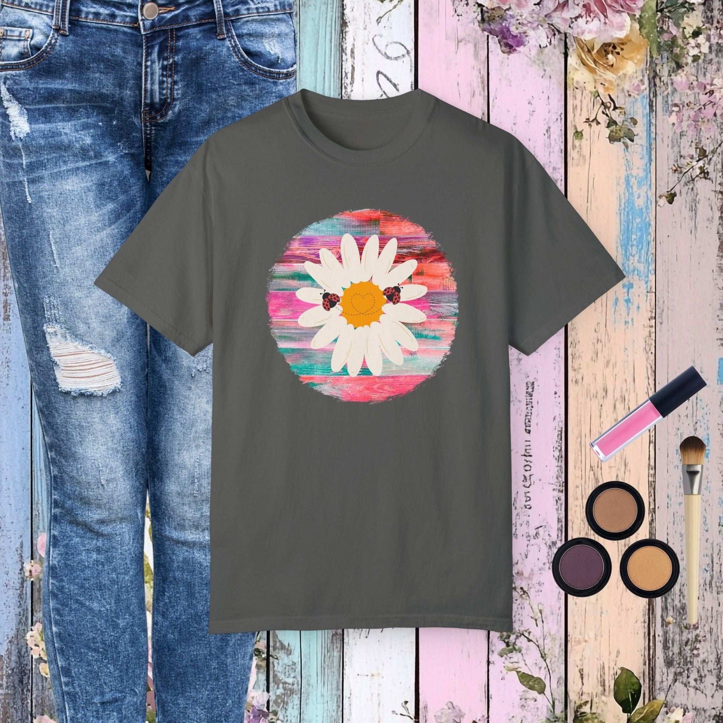 Ladybug Love Daisy T-shirt - Pepper / S - T-Shirt