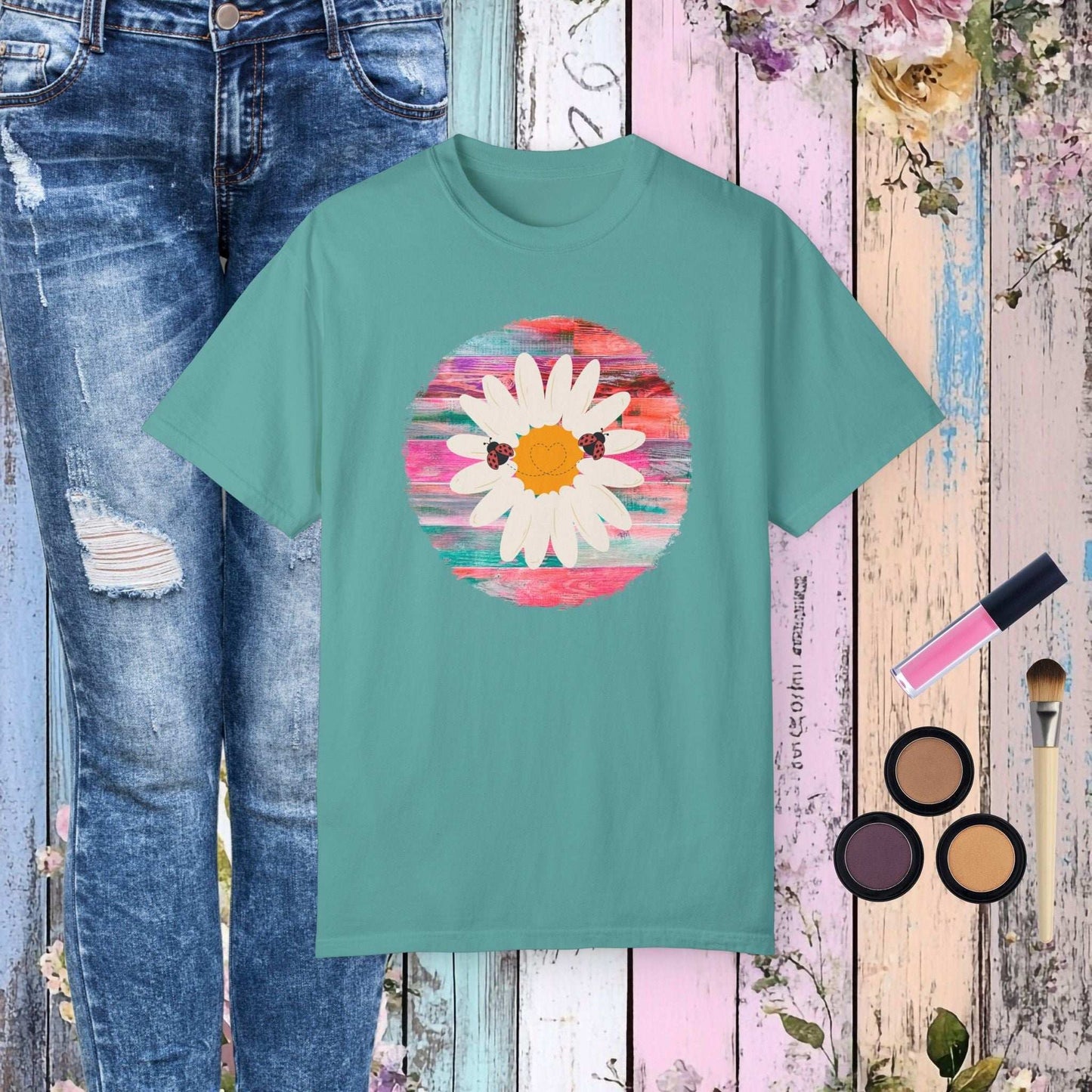 Ladybug Love Daisy T-shirt - Seafoam / S - T-Shirt
