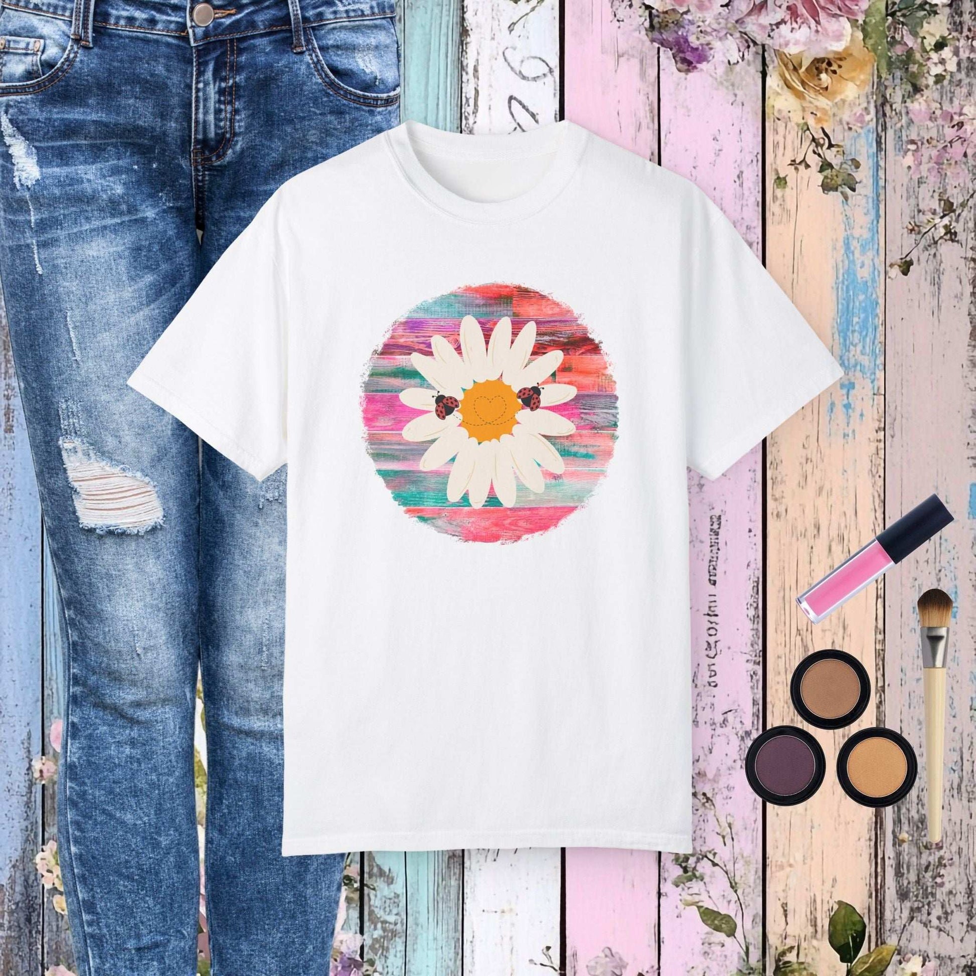 Ladybug Love Daisy T-shirt - White / S - T-Shirt
